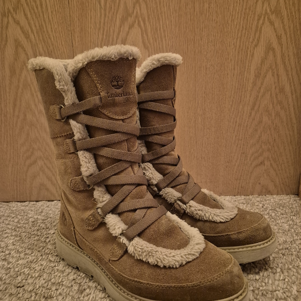 Timberland Women's Brown Winter Boots with Fur Trim